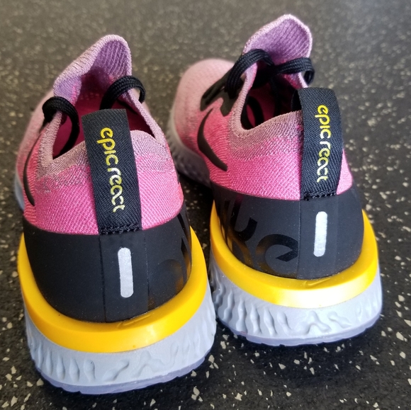 🔥Nike Epic React Flyknit Plum Dust Pink Women's 7 - Picture 2 of 6